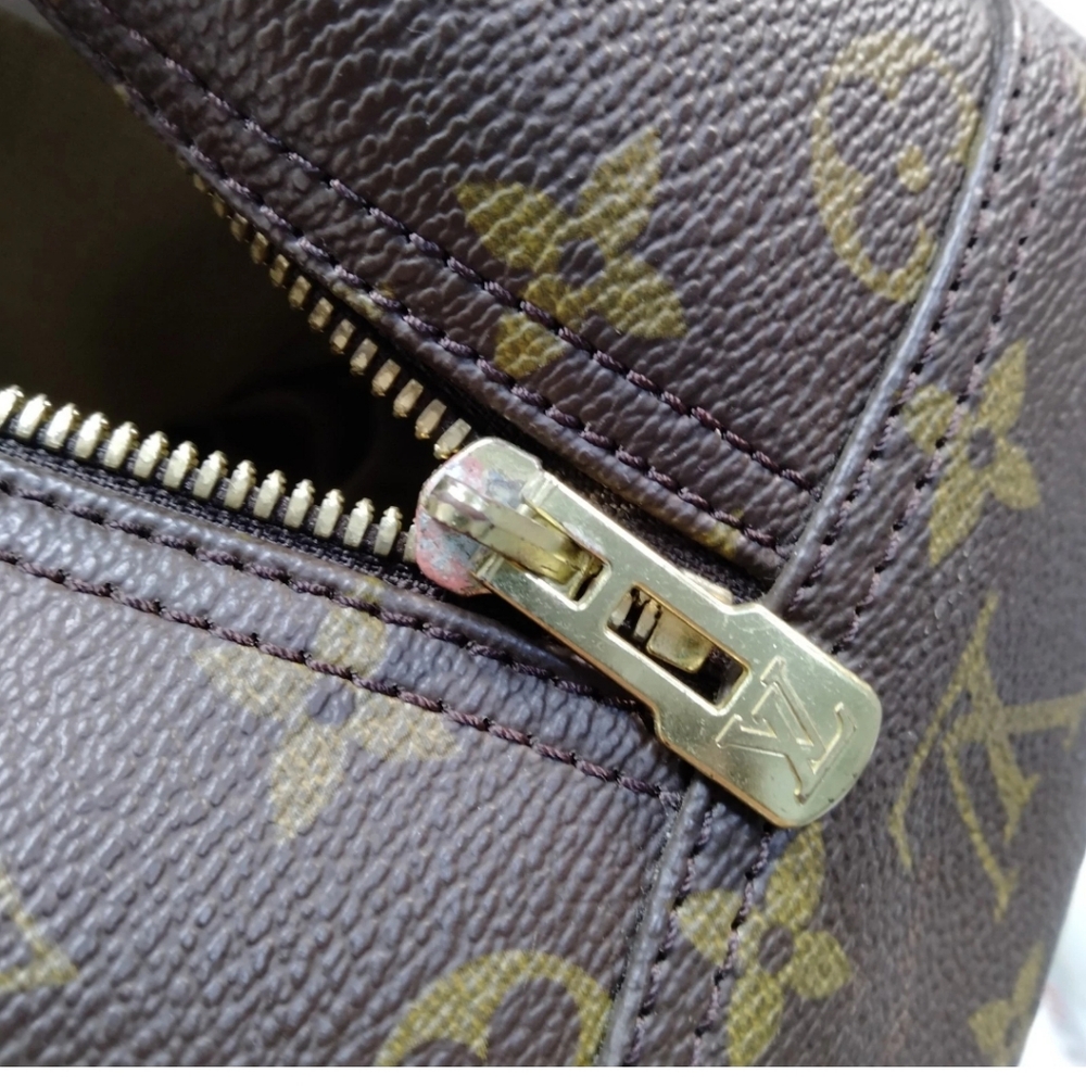Louis Vuitton Brown Monogram Handbag - Picture 10 of 13